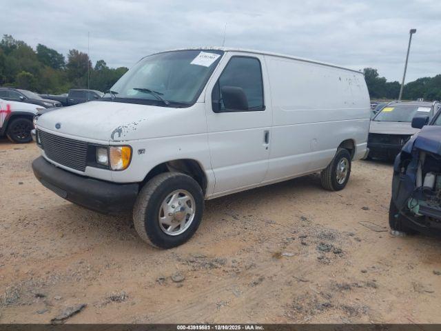 Ford E-250 Image 2