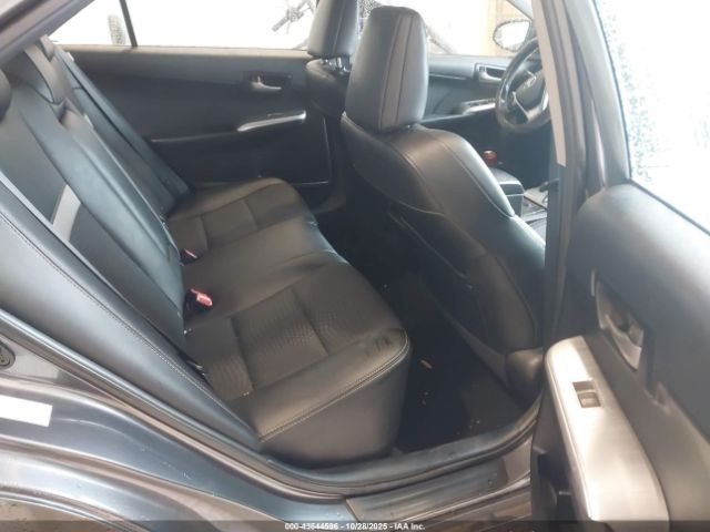 Toyota Camry Se Image 5