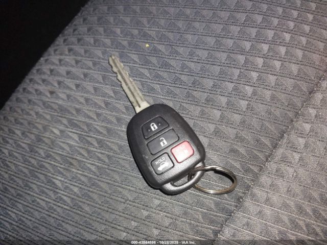 Toyota Camry Se Image 6