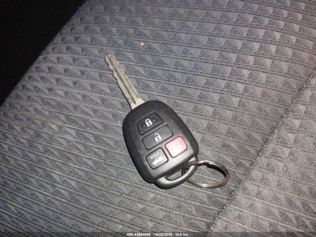 Toyota Camry Se Image 6