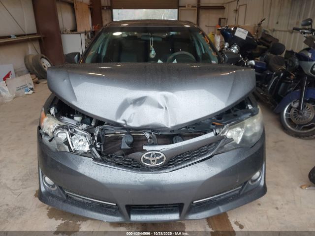 Toyota Camry Se Image 9