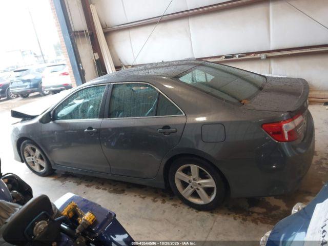 Toyota Camry Se Image 14