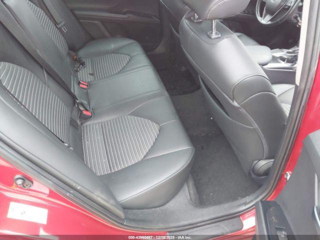 Toyota Camry Se Image 15