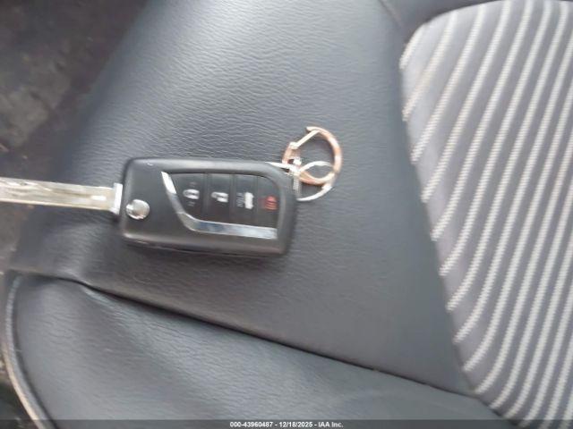 Toyota Camry Se Image 11