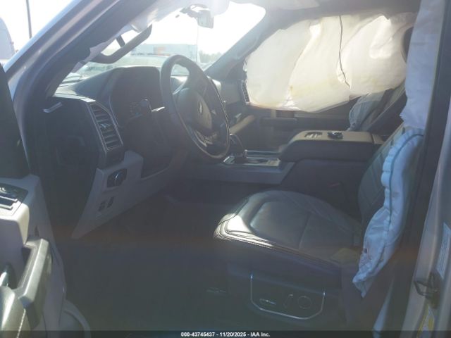 Ford F-150 Limited Image 7