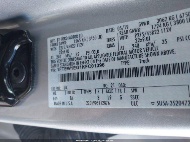 Ford F-150 Limited Image 14