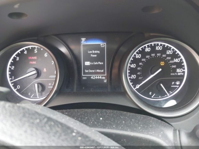 Toyota Camry Se Image 9