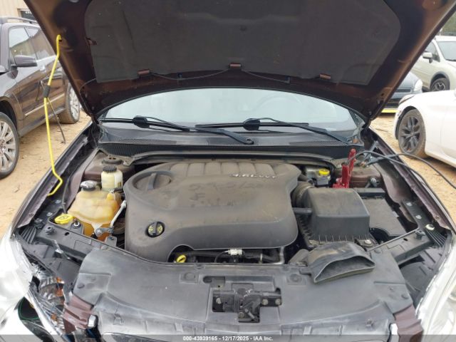 Chrysler 200 Limited Image 7