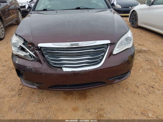 Chrysler 200 Limited Image 15