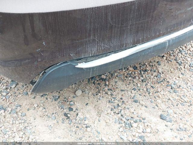 Chrysler 200 Limited Image 6