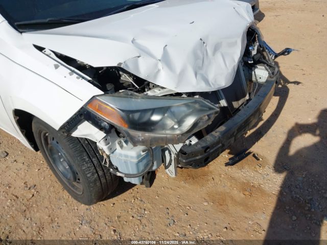 Toyota Corolla Le Image 2