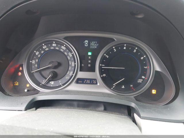 Lexus Is Image 9