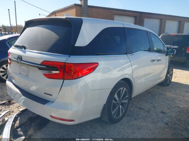 Honda Odyssey Touring Image 12