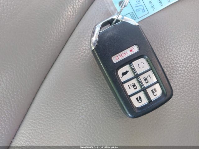 Honda Odyssey Touring Image 17