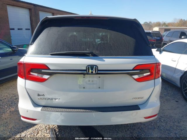 Honda Odyssey Touring Image 5