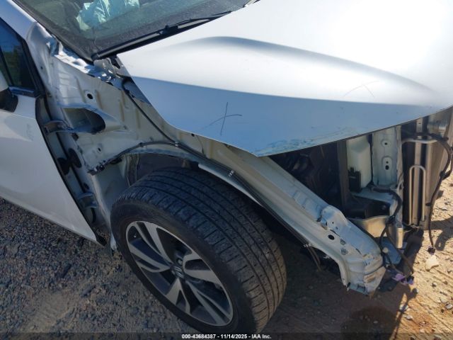 Honda Odyssey Touring Image 2