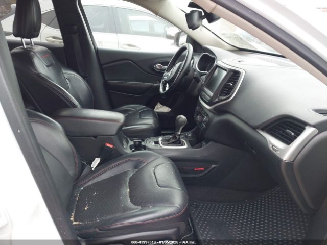 Jeep Cherokee Trailhawk Image 20