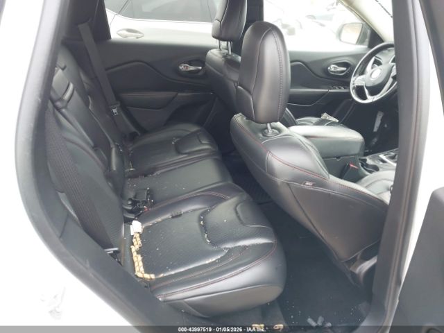 Jeep Cherokee Trailhawk Image 19