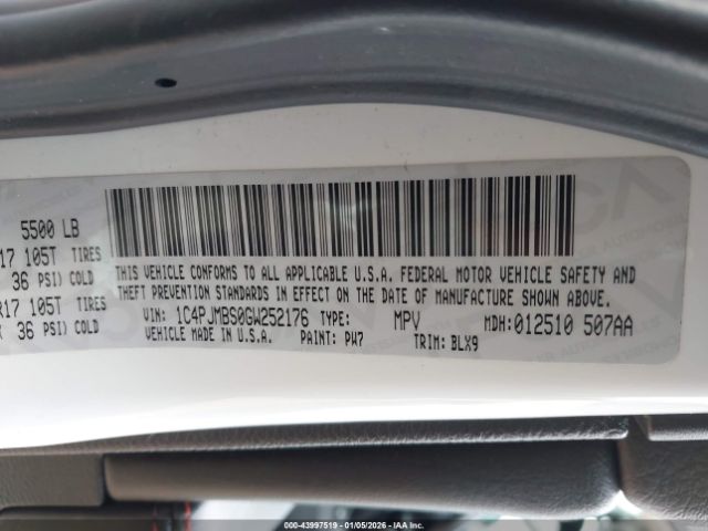 Jeep Cherokee Trailhawk Image 11