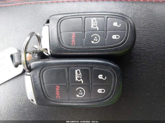 Jeep Cherokee Trailhawk Image 12