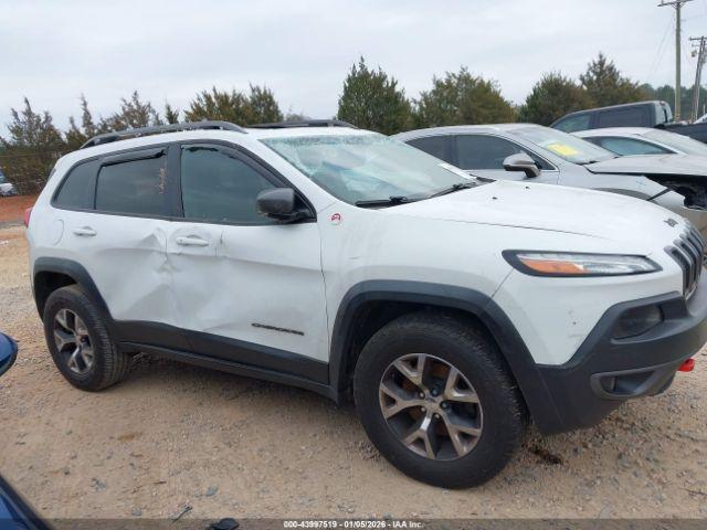 Jeep Cherokee Trailhawk Image 13