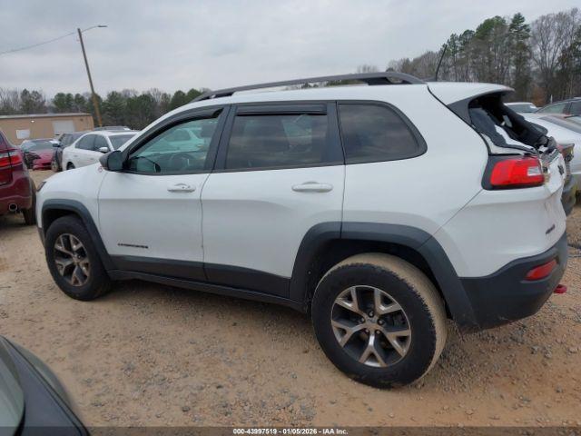 Jeep Cherokee Trailhawk Image 7