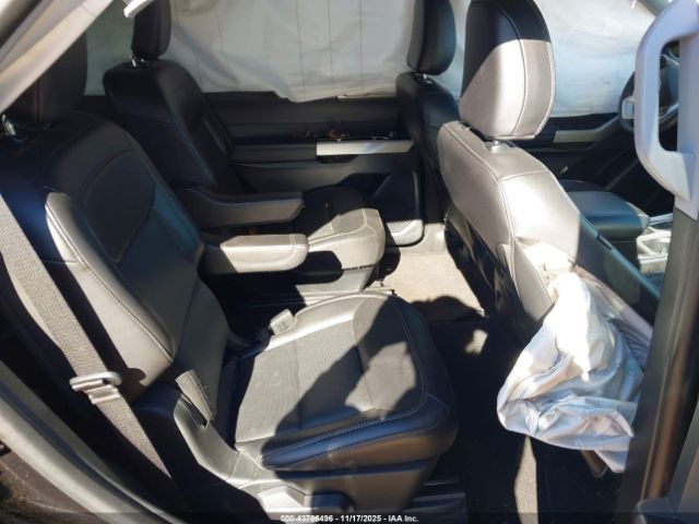 Ford Explorer Limited Image 5