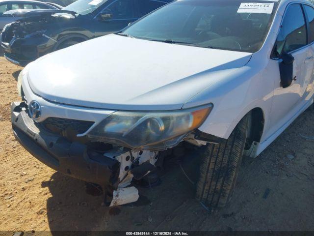 Toyota Camry Se Image 7