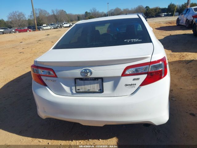 Toyota Camry Se Image 13