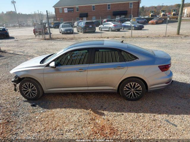 Volkswagen Jetta Image 7