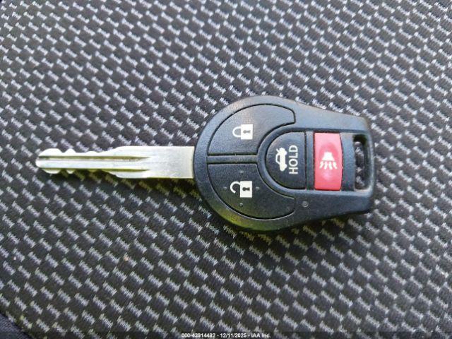 Nissan Versa 1.6 Sv Image 9