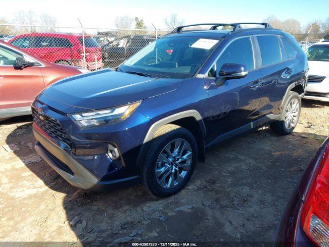 Toyota RAV4 Xle Premium Image 9