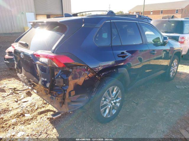 Toyota RAV4 Xle Premium Image 2