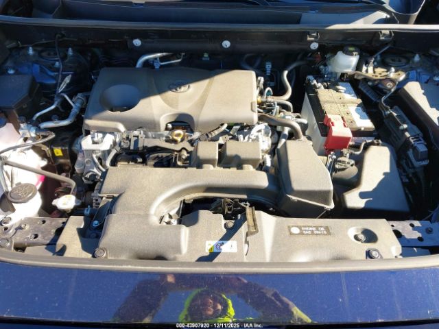 Toyota RAV4 Xle Premium Image 16