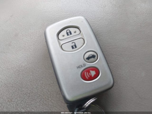 Toyota Camry Image 13