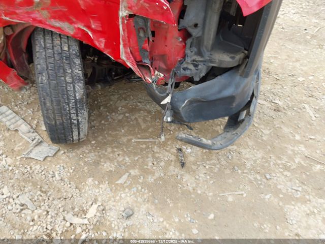 Ford E-250 Commercial Image 16