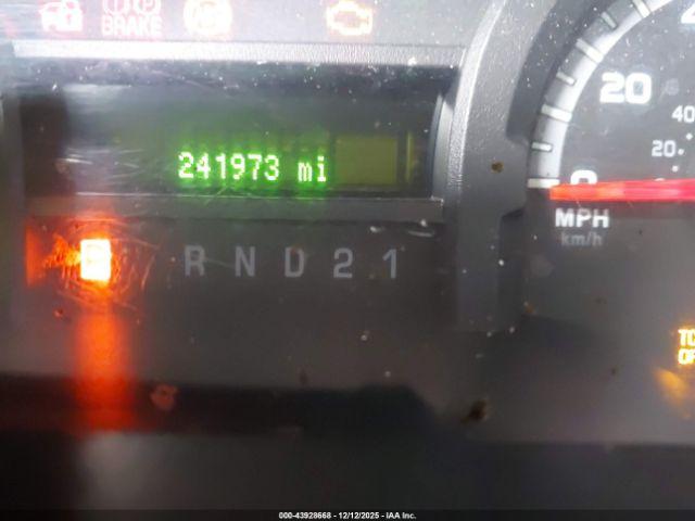 Ford E-250 Commercial Image 3