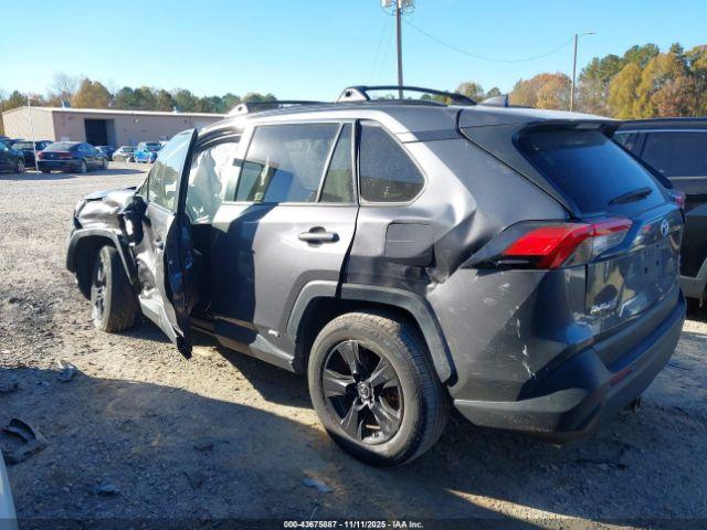 Toyota RAV4 Le Image 9