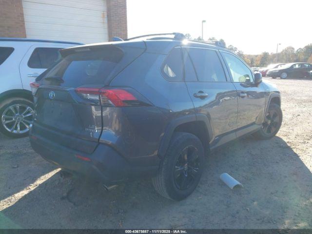 Toyota RAV4 Le Image 4