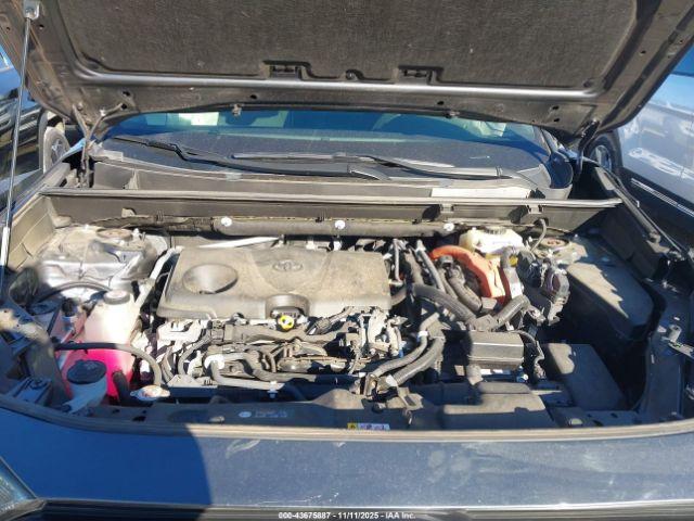 Toyota RAV4 Le Image 18