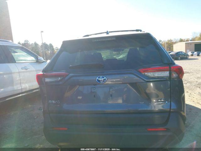 Toyota RAV4 Le Image 12