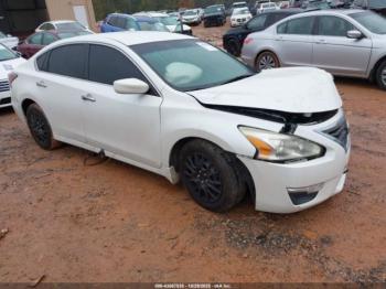  Salvage Nissan Altima