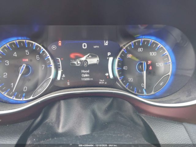 Chrysler Pacifica Limited Image 15