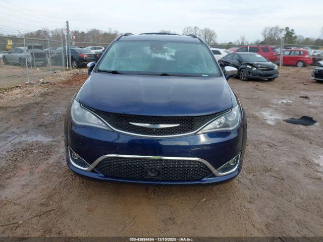 Chrysler Pacifica Limited Image 13