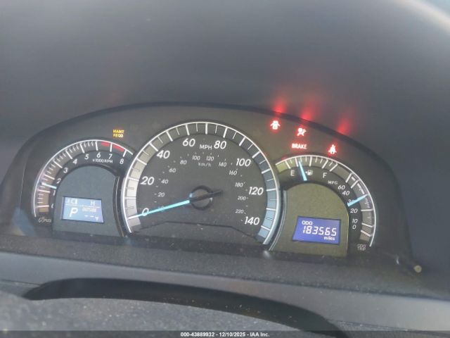 Toyota Camry Se Image 10