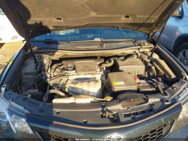 Toyota Camry Se Image 3