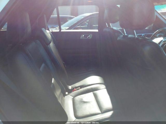 Ford Explorer Xlt Image 8