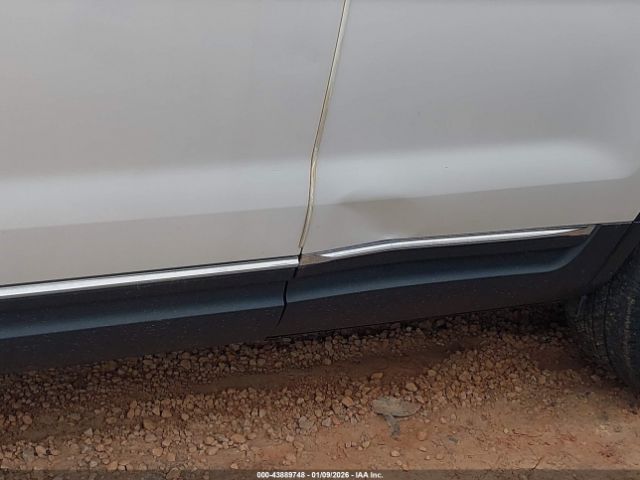 Ford Explorer Xlt Image 10