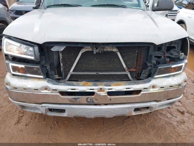 Chevrolet Silverado 1500 Work Truck Image 4