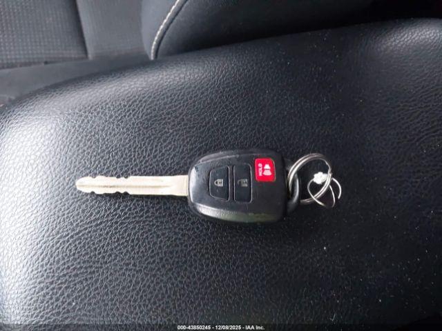 Toyota RAV4 Xle Image 5